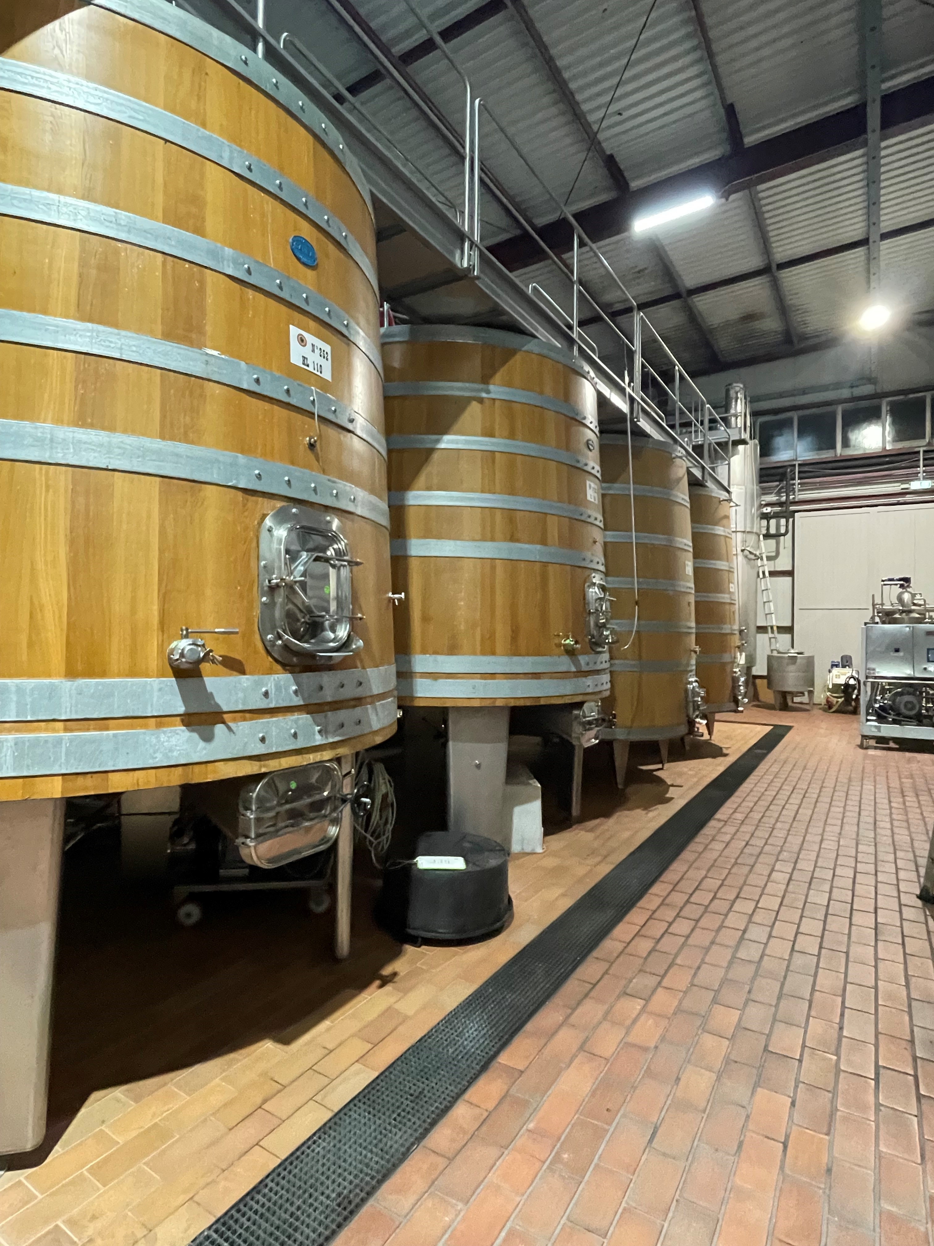 SF-oak-tank